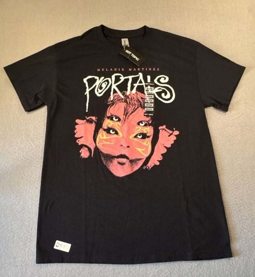 Melanie Martinez Portals Creature Face Black T-Shirt Medium Hot Topic